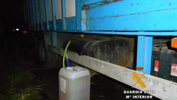 Bidón utilizado para la extracción de gasoil. Bidón utilizado para la extracción de gasoil.