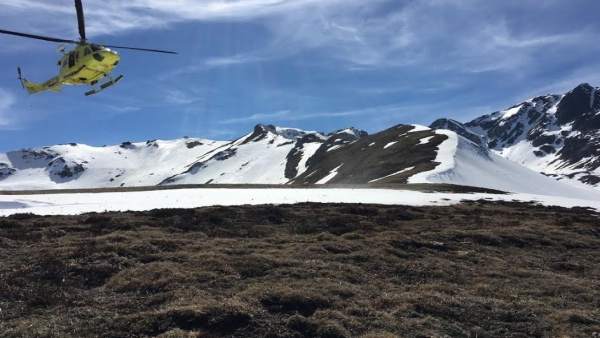 Rescate. Helicóptero. Montañero. Suceso. Emergencias. 112. Peña Prieta. Montaña. Rescate. Helicóptero. Montañero. Suceso. Emergencias. 112. Peña Prieta. Montaña.