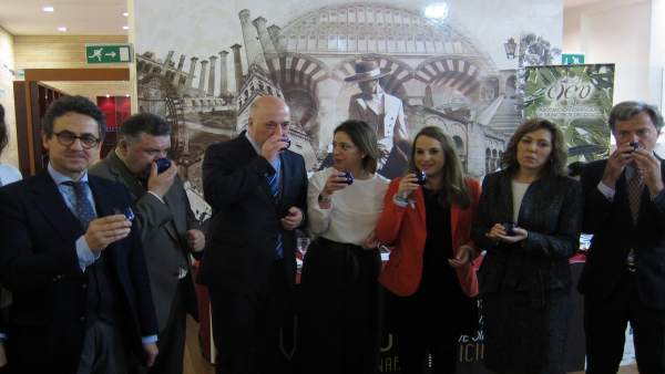 Las autoridades en el III concurso internacional 'Evooleum Awards' Las autoridades en el III concurso internacional 'Evooleum Awards'