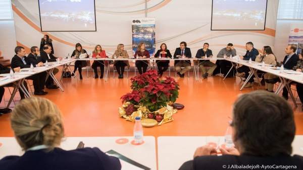 Reunión de la alcaldesa con los socios de la Oficina de Congresos de Cartagena Reunión de la alcaldesa con los socios de la Oficina de Congresos de Cartagena