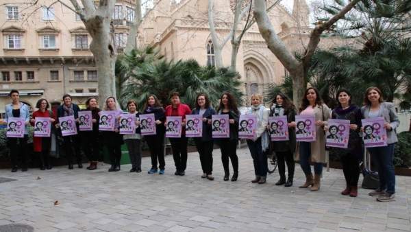Las mujeres de Cort se suman a la huelga Las mujeres de Cort se suman a la huelga