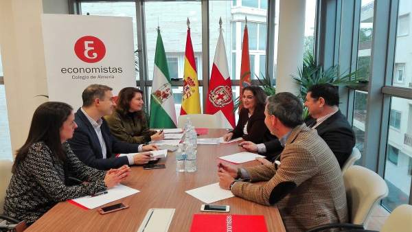 Los parlamentarios andaluces del PP en su reunión en el Colegio de Economistas Los parlamentarios andaluces del PP en su reunión en el Colegio de Economistas