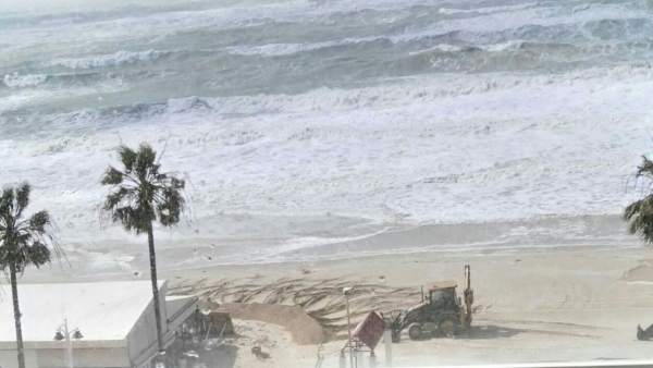 Playa de Cádiz en pleno temporal Playa de Cádiz en pleno temporal