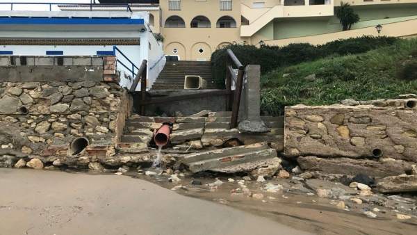 Destrozos por el temporal en playa de El Puerto Destrozos por el temporal en playa de El Puerto