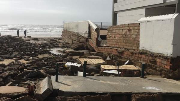Destrozos en La Antilla (Huelva) por el temporal. Destrozos en La Antilla (Huelva) por el temporal.