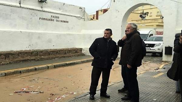 Sanz valorando daños por el temporal en Cádiz Sanz valorando daños por el temporal en Cádiz