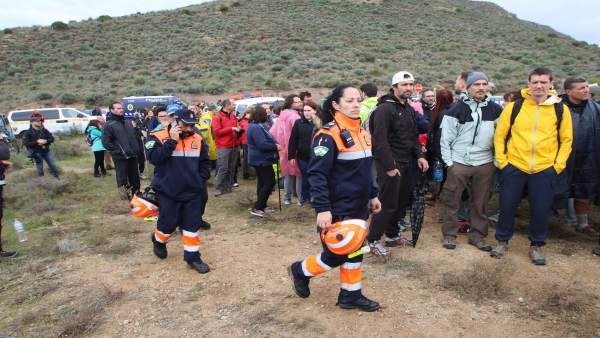 Voluntarios en la búsqueda del menor desaparecido Voluntarios en la búsqueda del menor desaparecido