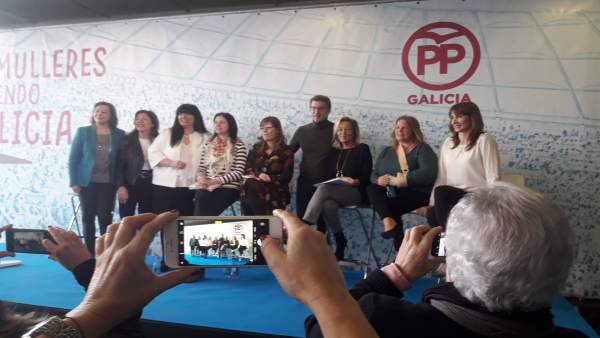 Feijóo en un acto con mujeres en A Coruña Feijóo en un acto con mujeres en A Coruña