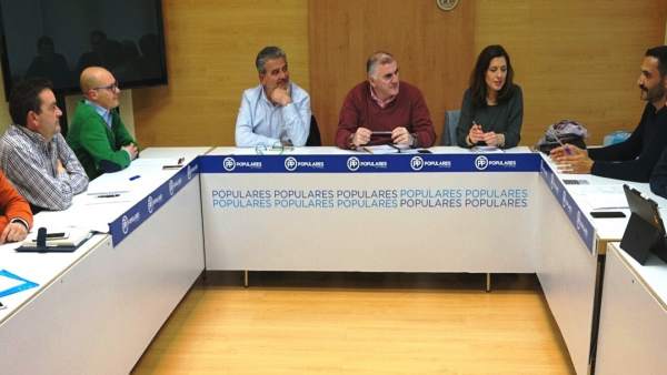 Senador Marmolejo con Marina Bravo reunidos con plataforma sierra bermeja parque Senador Marmolejo con Marina Bravo reunidos con plataforma sierra bermeja parque