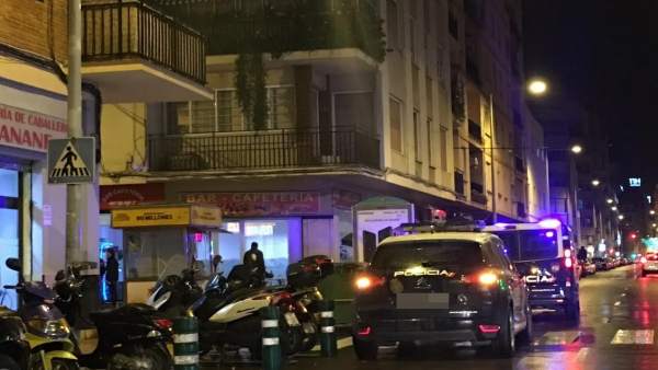 Detinguts l'amo d'un bar i un cambrer per vendre haixix en els primers dies de Magdalena Detinguts l'amo d'un bar i un cambrer per vendre haixix en els primers dies de Magdalena