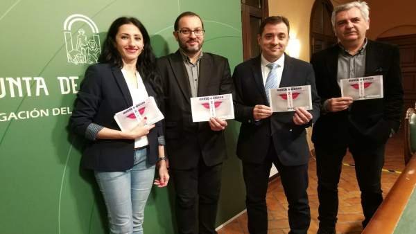 López (centro) y Luque (izda.) presentan 'Marzo a escena' López (centro) y Luque (izda.) presentan 'Marzo a escena'