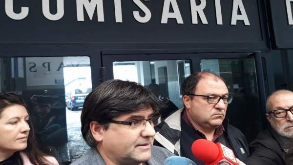 Miguel Angel Pavón atiende a los medios Miguel Angel Pavón atiende a los medios