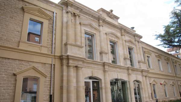 Puerta Palacio de Justicia de La Rioja octubre 2015 Puerta Palacio de Justicia de La Rioja octubre 2015