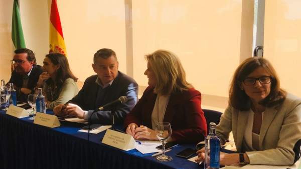 Fátima Báñez se reúne con los municipios y sectores afectados por el temporal. Fátima Báñez se reúne con los municipios y sectores afectados por el temporal.