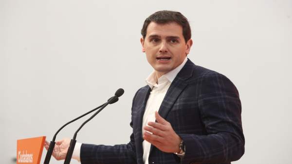 Rueda de prensa de Rivera tras la reunión del Comité Permanente de Ciudadanos Rueda de prensa de Rivera tras la reunión del Comité Permanente de Ciudadanos