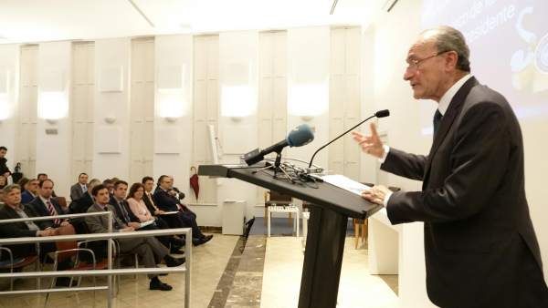 De la Torre en un acto en el CAC De la Torre en un acto en el CAC
