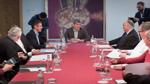 Reunión armadores canarios y Gobierno regional Reunión armadores canarios y Gobierno regional