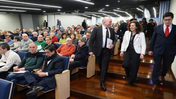 Carnero en la jornada informativa sobre la Ley de Contratos. Carnero en la jornada informativa sobre la Ley de Contratos.