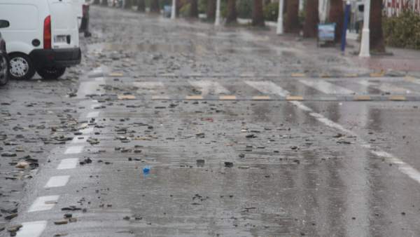 El Temporal Llenó el fin de semana De Piedras Y Arena La Playa De La Herradura El Temporal Llenó el fin de semana De Piedras Y Arena La Playa De La Herradura