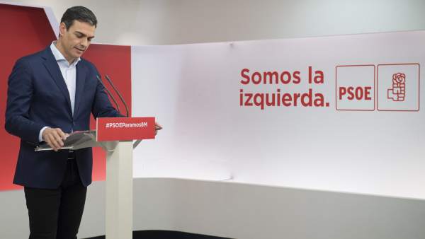 Pedro Sánchez, secretario general del PSOE, este lunes en Ferraz. Pedro Sánchez, secretario general del PSOE, este lunes en Ferraz.
