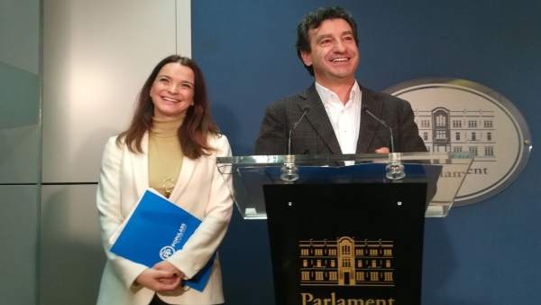 El presidente del PP en Baleares, Biel Company y Margalinda Prohens El presidente del PP en Baleares, Biel Company y Margalinda Prohens