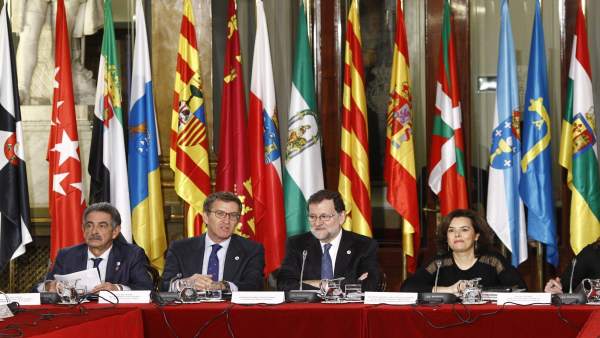 Rajoy preside la primera sesión de trabajo de la Conferencia de Presidentes Rajoy preside la primera sesión de trabajo de la Conferencia de Presidentes