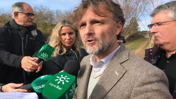El consejero de Medio Ambiente y Ordenación del Territorio, José Fiscal. El consejero de Medio Ambiente y Ordenación del Territorio, José Fiscal.