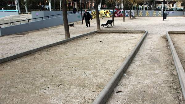 Excrementos de perro en el parque Excrementos de perro en el parque