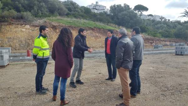 Francisco Oblaré informa de infraestructuras en Casares Francisco Oblaré informa de infraestructuras en Casares