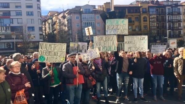 Concentración contra el Metro TUS Concentración contra el Metro TUS