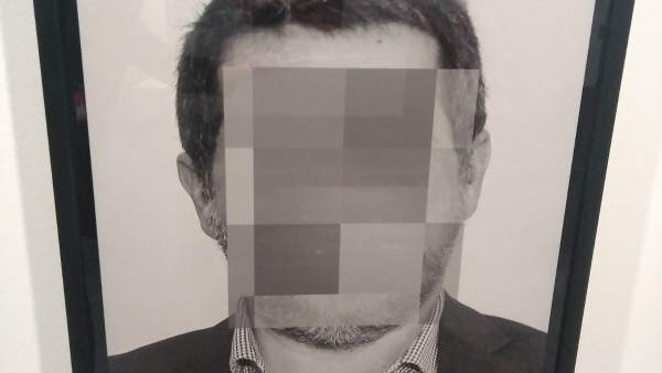 Santiago Sierra siembra la polémica en ARCO con su obra Presos políticos Santiago Sierra siembra la polémica en ARCO con su obra Presos políticos