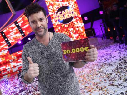 Fotografía facilitada por Antena 3 del actor Miquel Fernández, quien escribió y compuso junto con Ruth Lorenzo la canción 'Abre la ventana'.