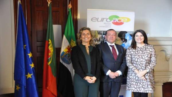 Asistentes al Consejo Ejecutivo de Euroace Asistentes al Consejo Ejecutivo de Euroace