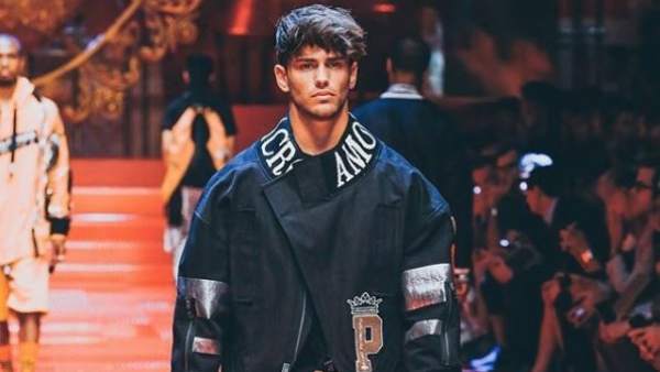 El modelo e 'influencer', Sergio Carvajal durante un desfile de Dolce y Gabbana. El modelo e 'influencer', Sergio Carvajal durante un desfile de Dolce y Gabbana.