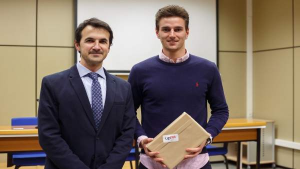 El jurado Enrique Armendáriz y el ganador de la fase local, Markus Mottinger. El jurado Enrique Armendáriz y el ganador de la fase local, Markus Mottinger.