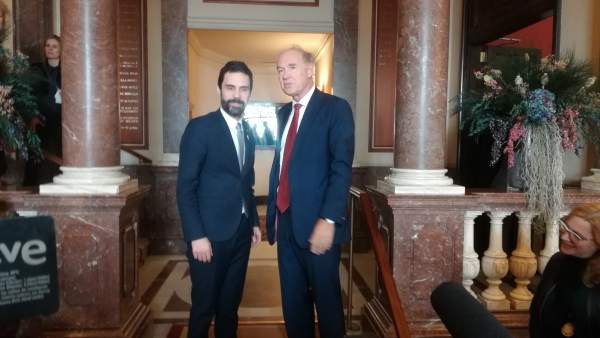 El pte.Roger Torrent y Albert Peters (Directivos de Habla Alemana) El pte.Roger Torrent y Albert Peters (Directivos de Habla Alemana)