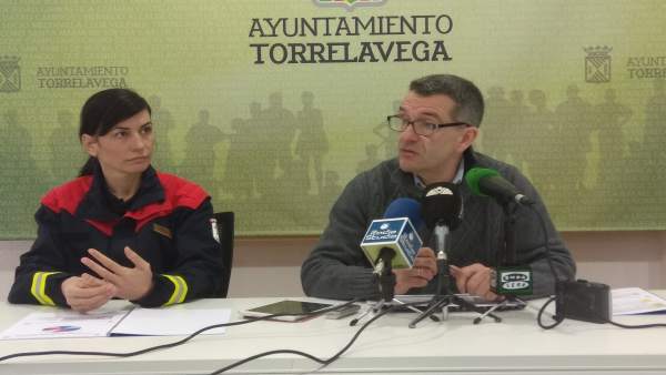 Pérez Noriega y la jefa del servicio presentan la Memoria de 2017 Pérez Noriega y la jefa del servicio presentan la Memoria de 2017