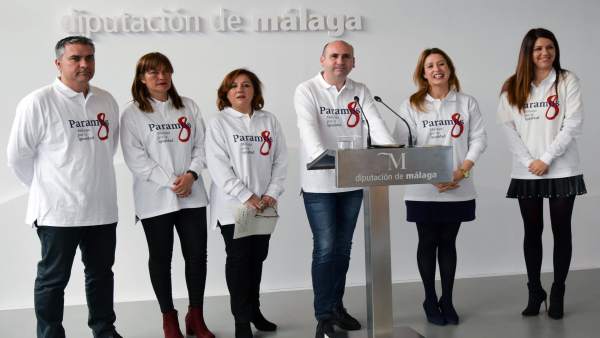 Conejo con mujeres del PSOE apoya la huelga feminista del 8 de marzo Conejo con mujeres del PSOE apoya la huelga feminista del 8 de marzo