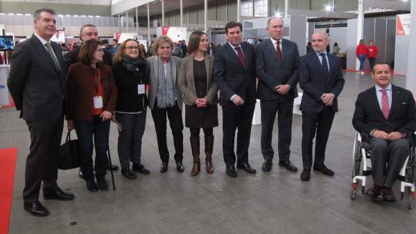 Autoridades y representantes de entidades en el Game de Empleo Autoridades y representantes de entidades en el Game de Empleo