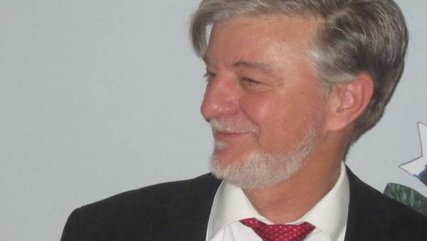 El alcalde de Zaragoza, Pedro Santisteve, de perfil El alcalde de Zaragoza, Pedro Santisteve, de perfil