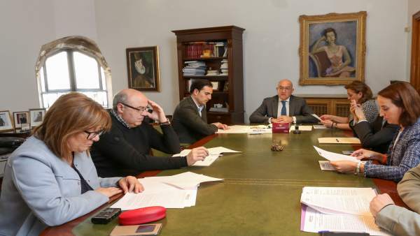 Reunión del presidente con los portavoces Reunión del presidente con los portavoces