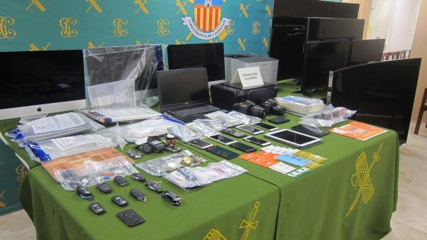 ALGUNOS DE LOS EFECTOS INCAUTADOS ALGUNOS DE LOS EFECTOS INCAUTADOS