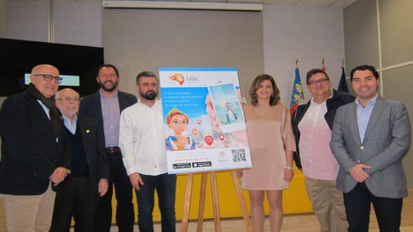 Fuset y Gómez con representantes de fallas y Play&go presentan la APP Fallas Fuset y Gómez con representantes de fallas y Play&go presentan la APP Fallas