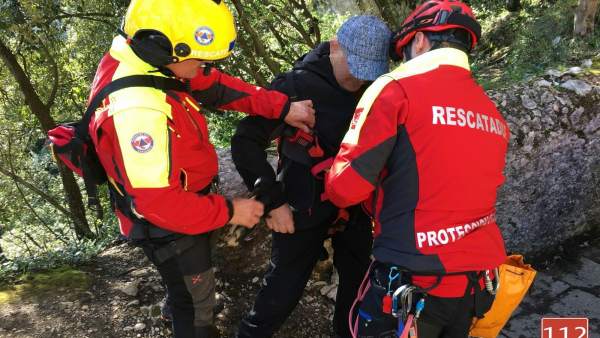Rescate por desvanecimiento en el Faro del Caballo Rescate por desvanecimiento en el Faro del Caballo
