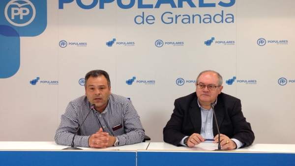 El alcalde de Huétor Vega, Mariano Molina, y el diputado Antonio Ayllón El alcalde de Huétor Vega, Mariano Molina, y el diputado Antonio Ayllón