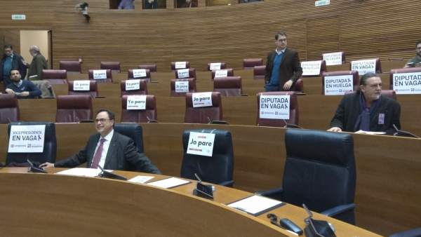 Escaños vacíos de diputadas en Les Corts Escaños vacíos de diputadas en Les Corts