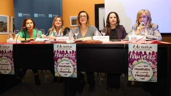 Un panel de mujeres, por el 8 de marzo Un panel de mujeres, por el 8 de marzo