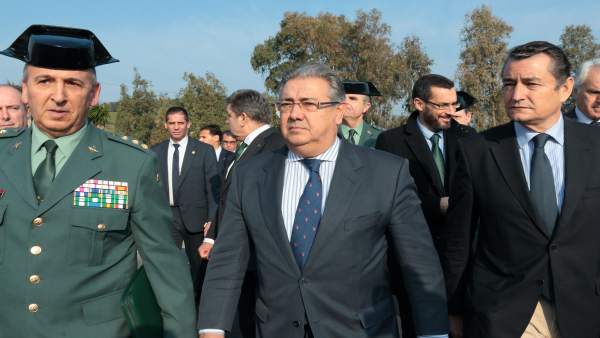 Juan Ignacio Zoido y Antonio Sanz, en La Línea de la Concepción (Cádiz) Juan Ignacio Zoido y Antonio Sanz, en La Línea de la Concepción (Cádiz)