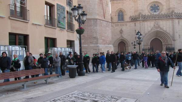 Castellonenses Durante La Celebración De Un Acto De La Magdalena Castellonenses Durante La Celebración De Un Acto De La Magdalena