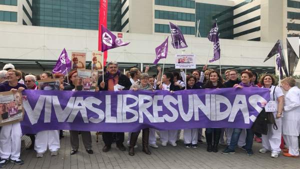 Paro del 8 de Marzo en el Hospital La Fe de València Paro del 8 de Marzo en el Hospital La Fe de València